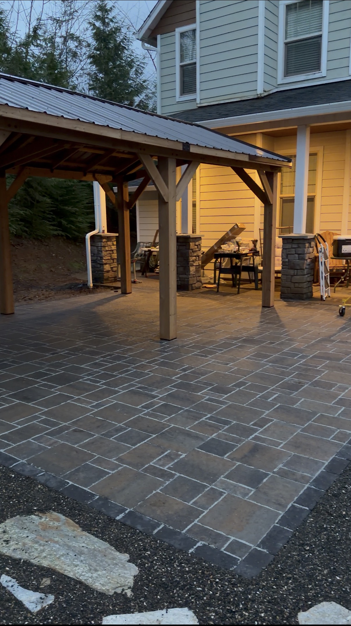 Covered patio with pavers
